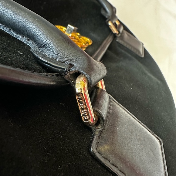 Loewe Alamo 36 Anagram Handbag Suede Black Gold Hardware - Picture 13 of 16